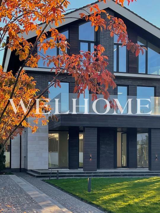 3-этажный коттедж 1 770 м² без отделки