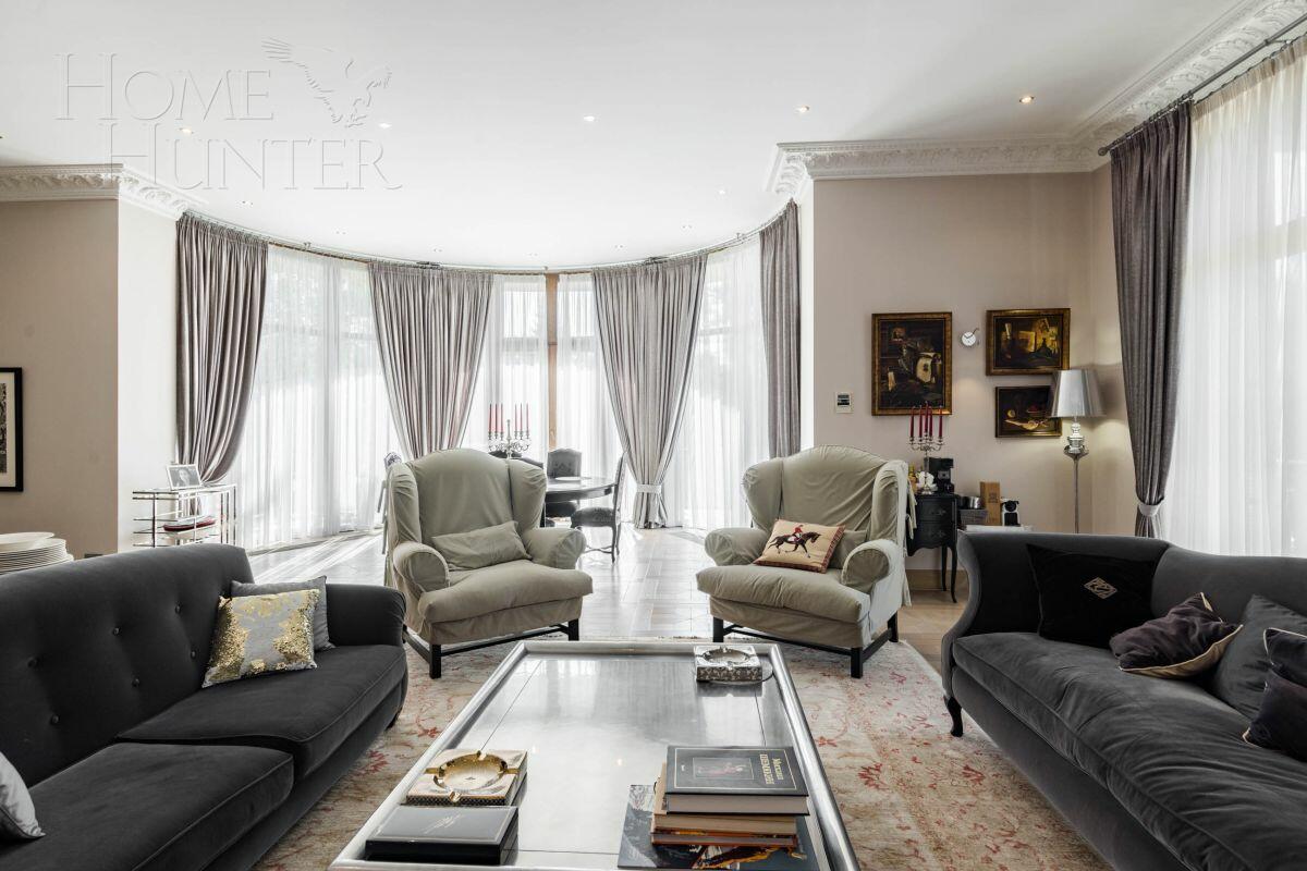 3-этажный коттедж 2 500 м² с отделкой