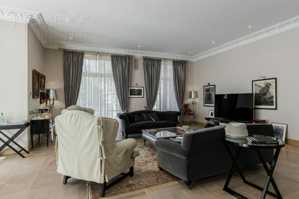 3-этажный коттедж 2 500 м² с отделкой