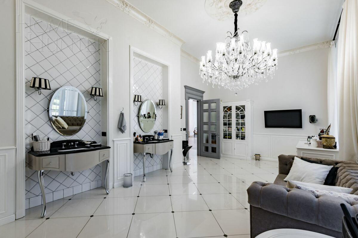 3-этажный коттедж 2 500 м² с отделкой