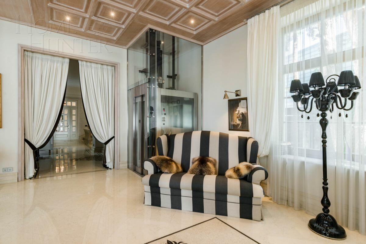 3-этажный коттедж 2 500 м² с отделкой