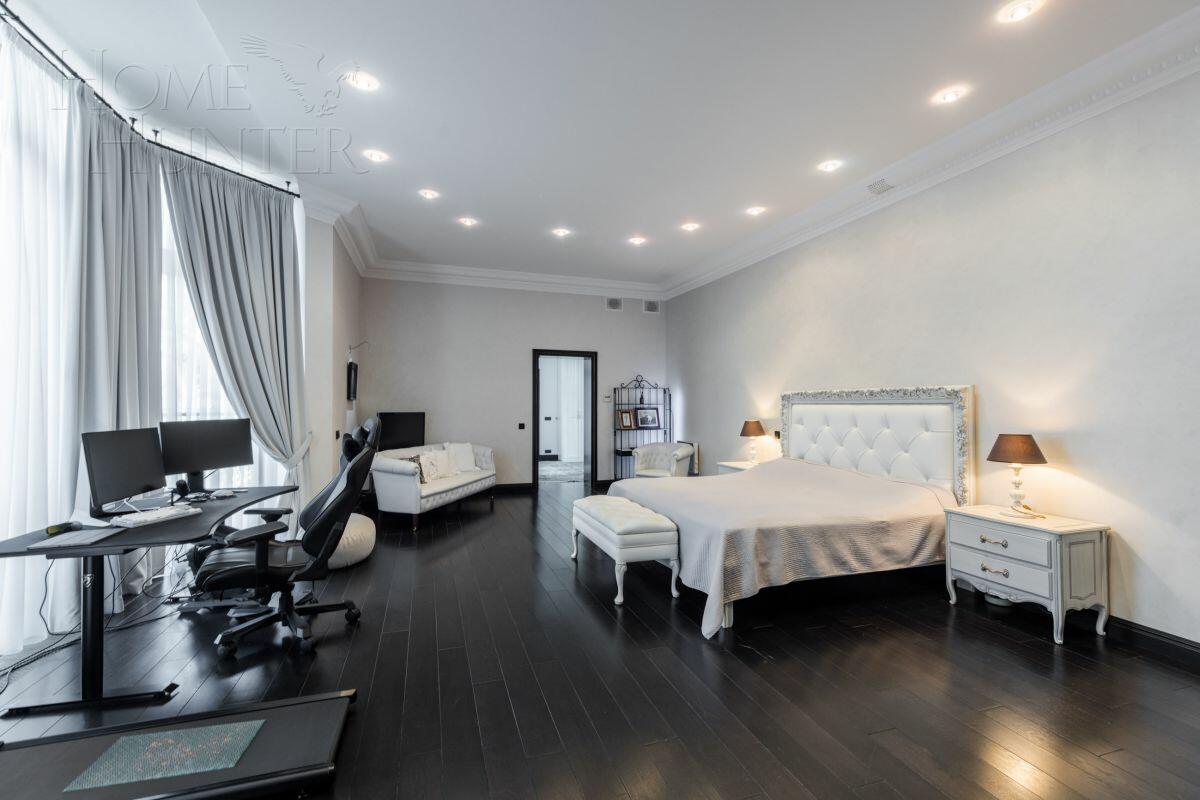 3-этажный коттедж 2 500 м² с отделкой