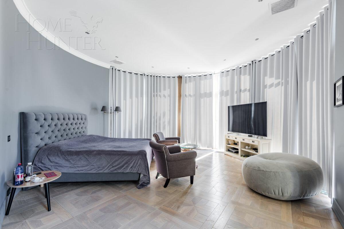 3-этажный коттедж 2 500 м² с отделкой