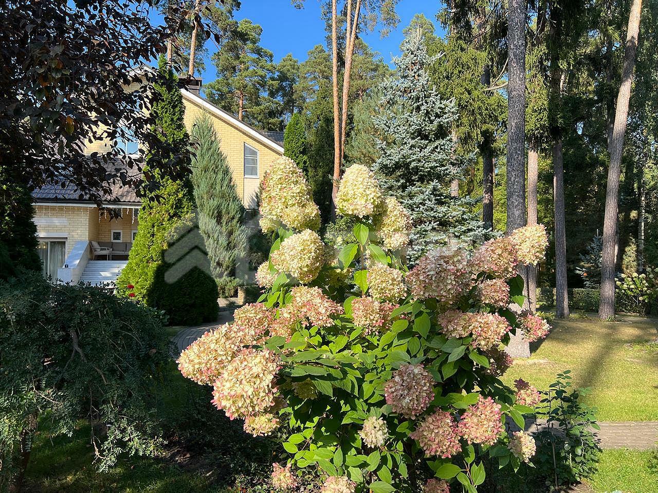 2-этажный коттедж 450 м² с отделкой