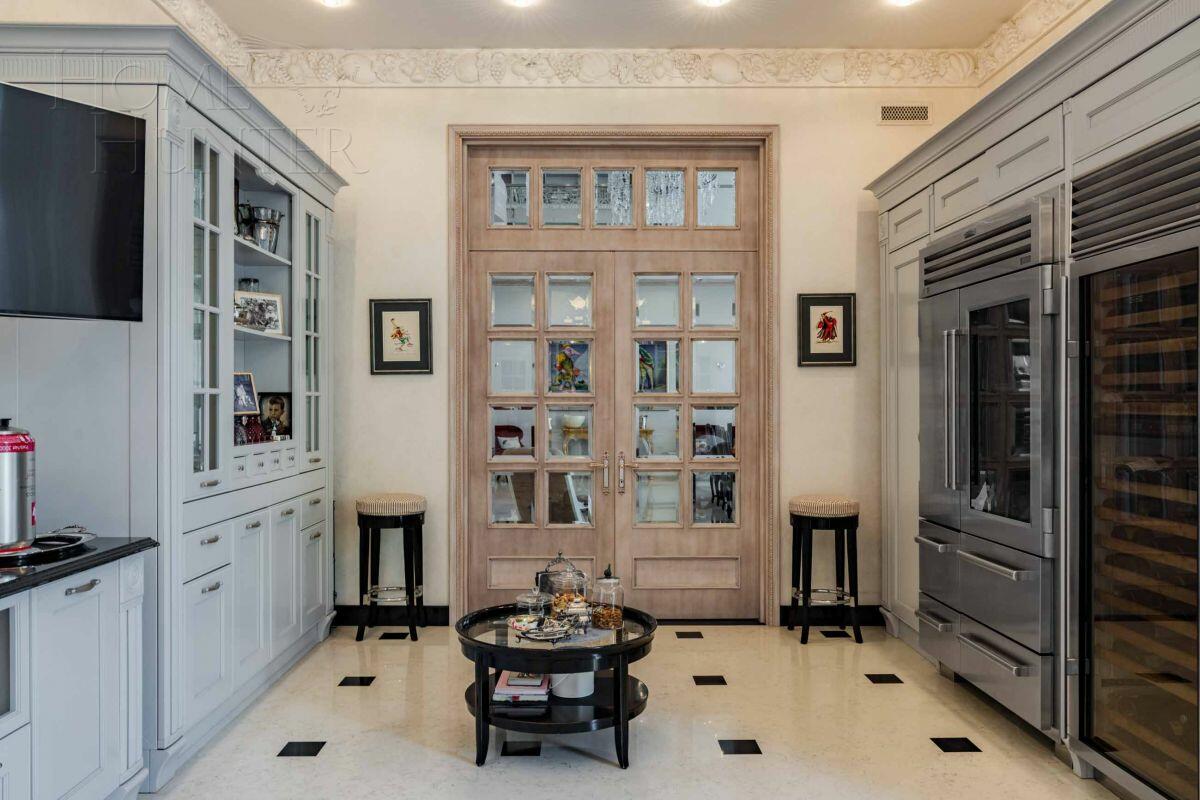 3-этажный коттедж 2 500 м² с отделкой