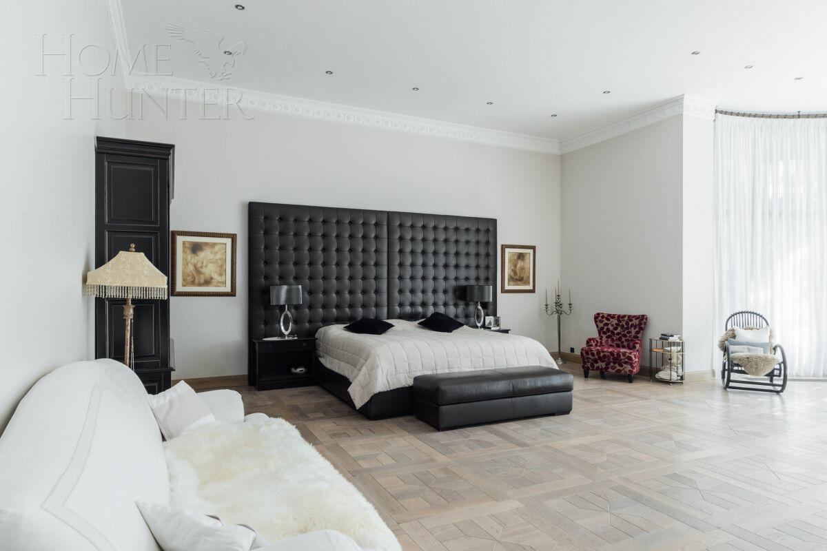 3-этажный коттедж 2 500 м² с отделкой