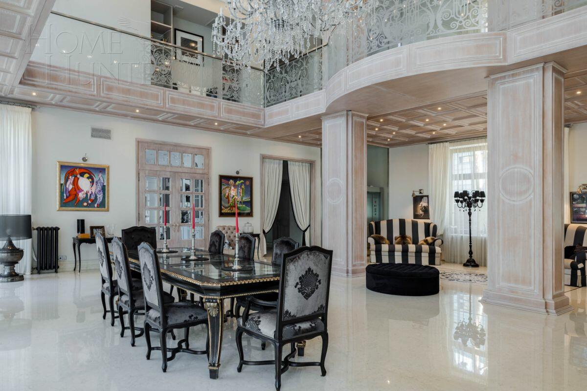 3-этажный коттедж 2 500 м² с отделкой