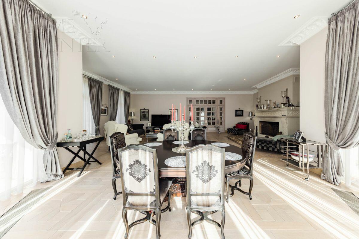 3-этажный коттедж 2 500 м² с отделкой