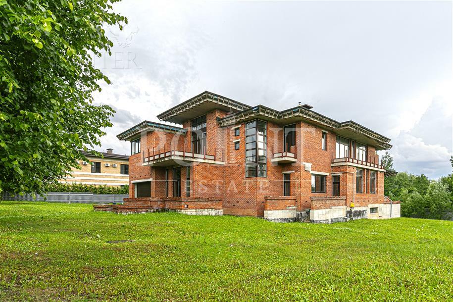 2-этажный коттедж 922.24 м² без отделки