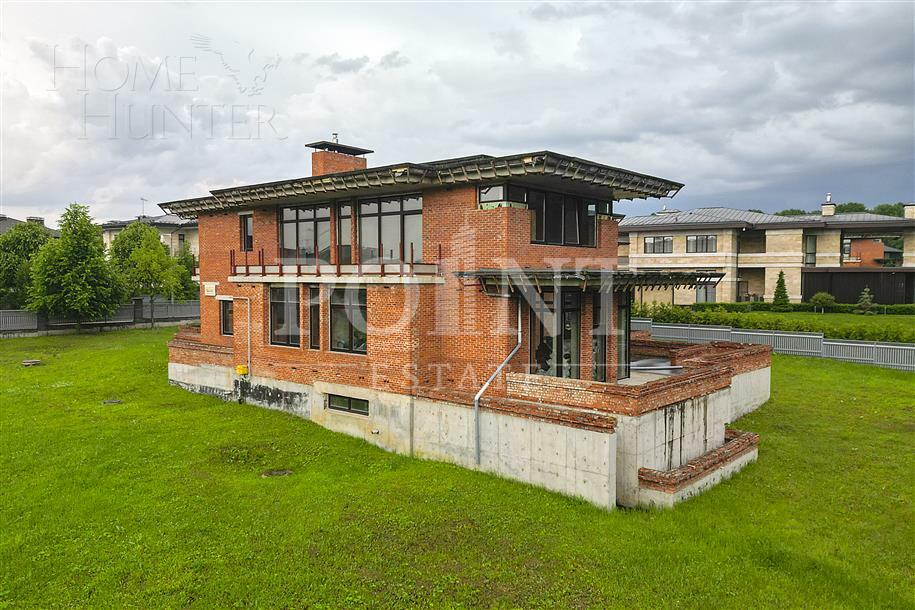 2-этажный коттедж 922.24 м² без отделки