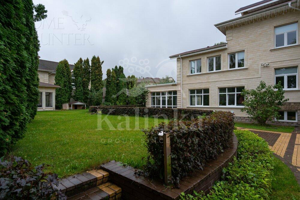 2-этажный коттедж 1 087 м² с отделкой