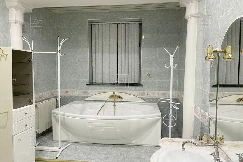 4-КОМН. КВАРТИРА С ОТДЕЛКОЙ 125 М² НА 4 ЭТАЖЕ