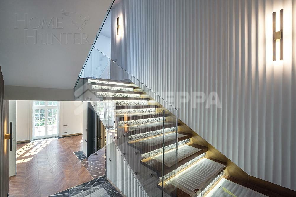 2-этажный коттедж 1 500 м² с отделкой