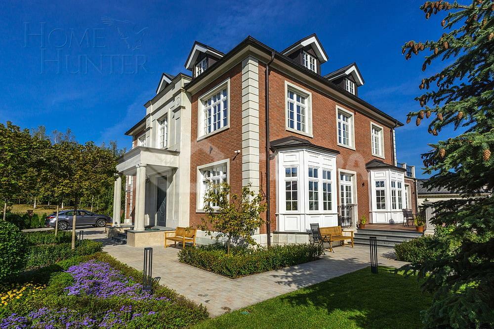 2-этажный коттедж 1 500 м² с отделкой