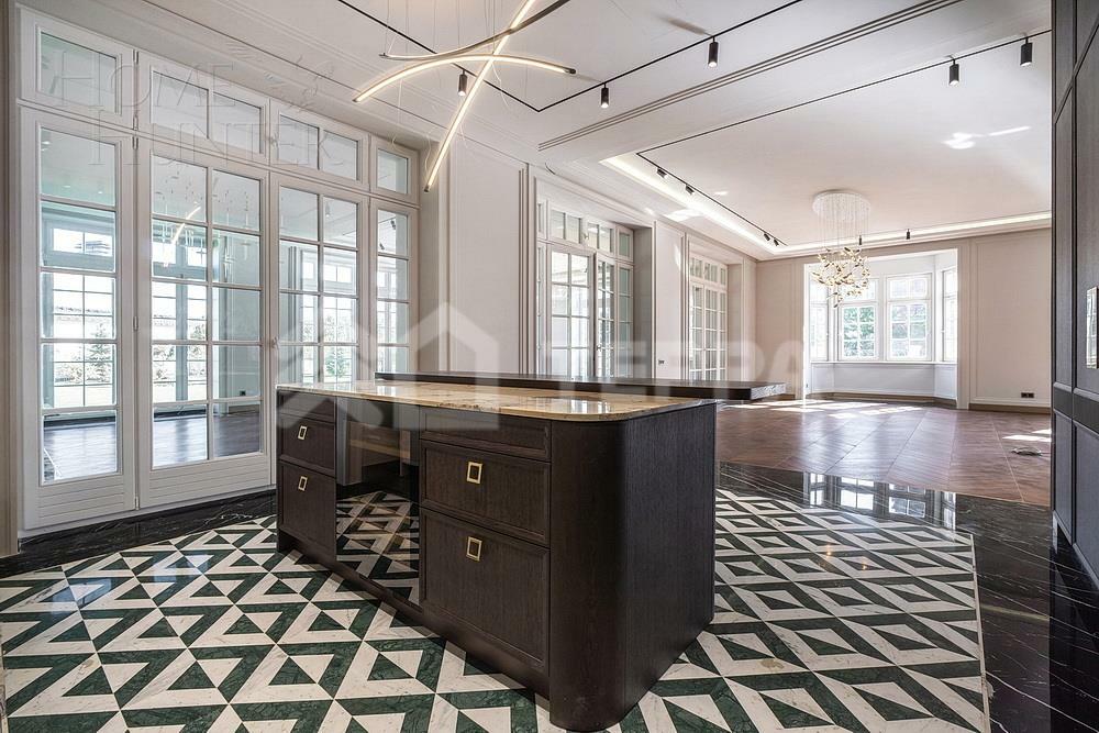 2-этажный коттедж 1 500 м² с отделкой