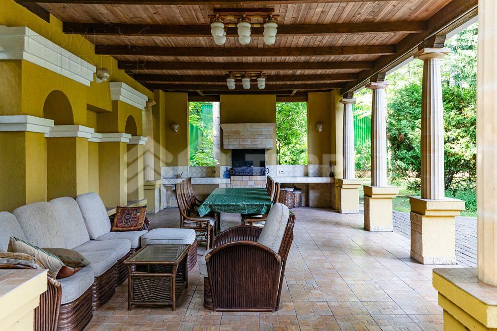 2-этажный коттедж 1 100 м² с отделкой