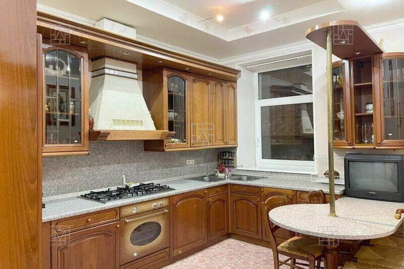 4-КОМН. КВАРТИРА С ОТДЕЛКОЙ 125 М² НА 4 ЭТАЖЕ