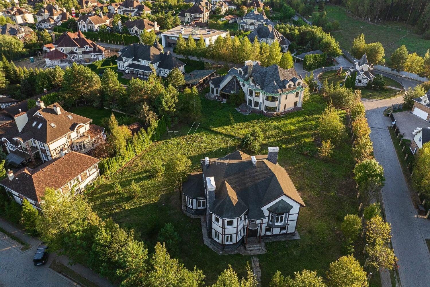 2-этажный коттедж 330 м² без отделки