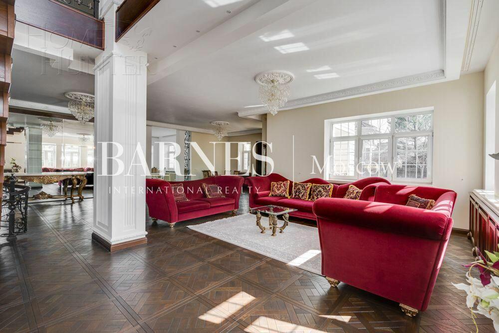 2-этажный коттедж 817 м² с отделкой