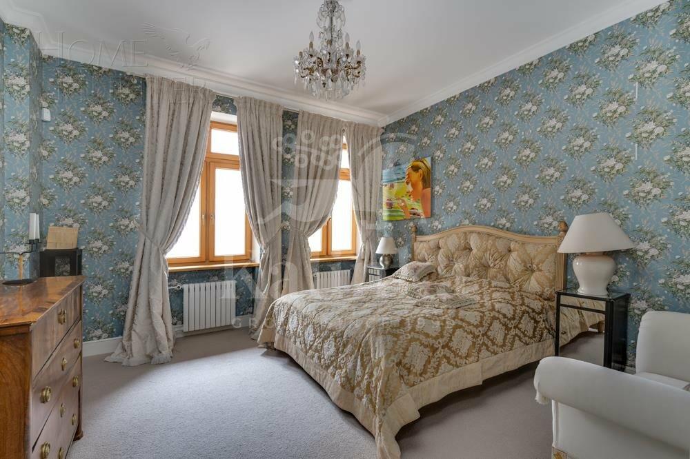 2-этажный коттедж 1 100 м² с отделкой