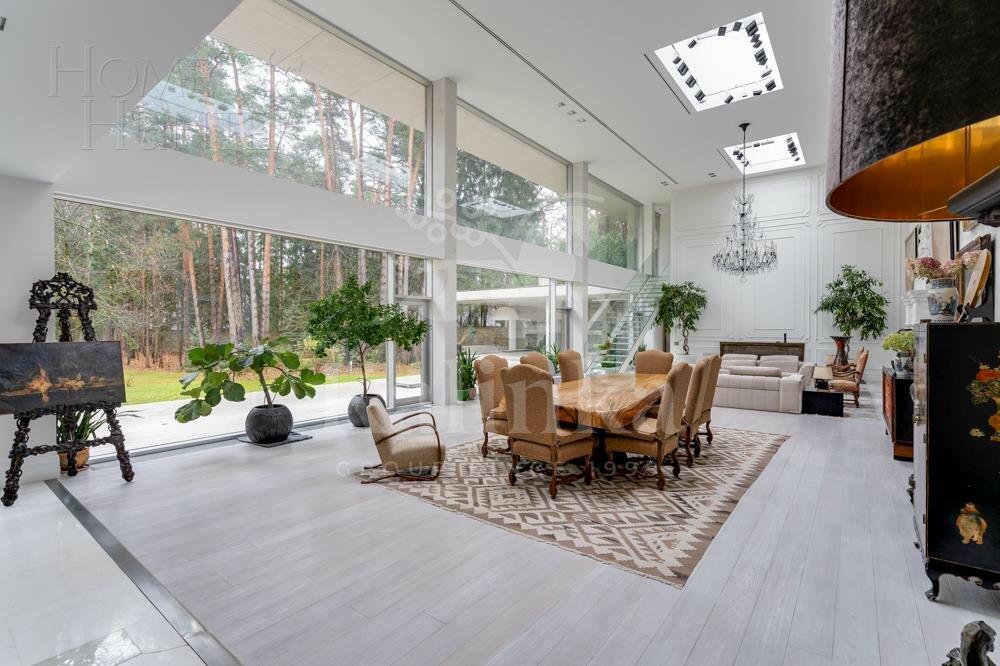 2-этажный коттедж 1 100 м² с отделкой