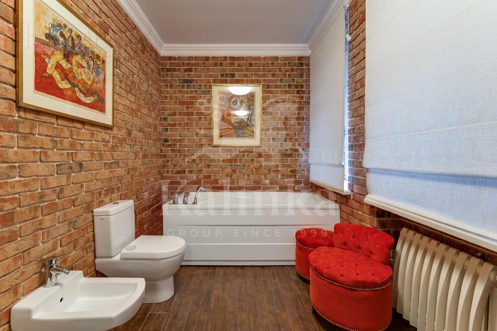 2-этажный коттедж 1 100 м² с отделкой