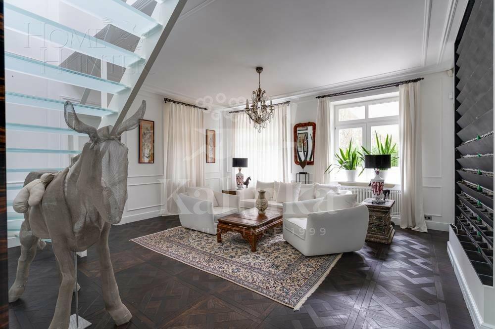 2-этажный коттедж 1 100 м² с отделкой