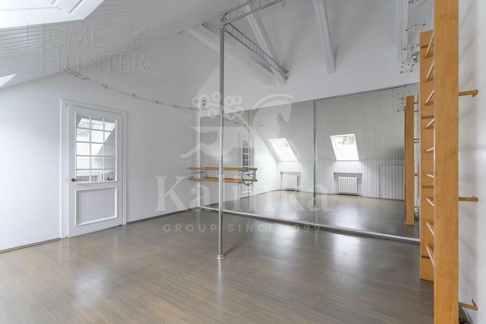 2-этажный коттедж 1 100 м² с отделкой