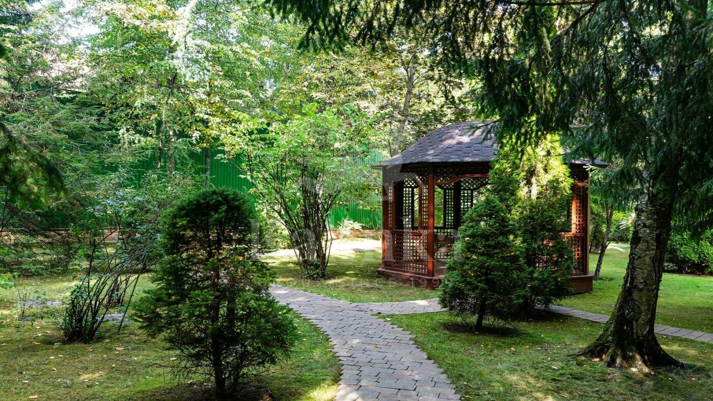 2-этажный коттедж 1 100 м² с отделкой