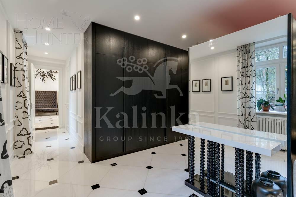 2-этажный коттедж 1 100 м² с отделкой