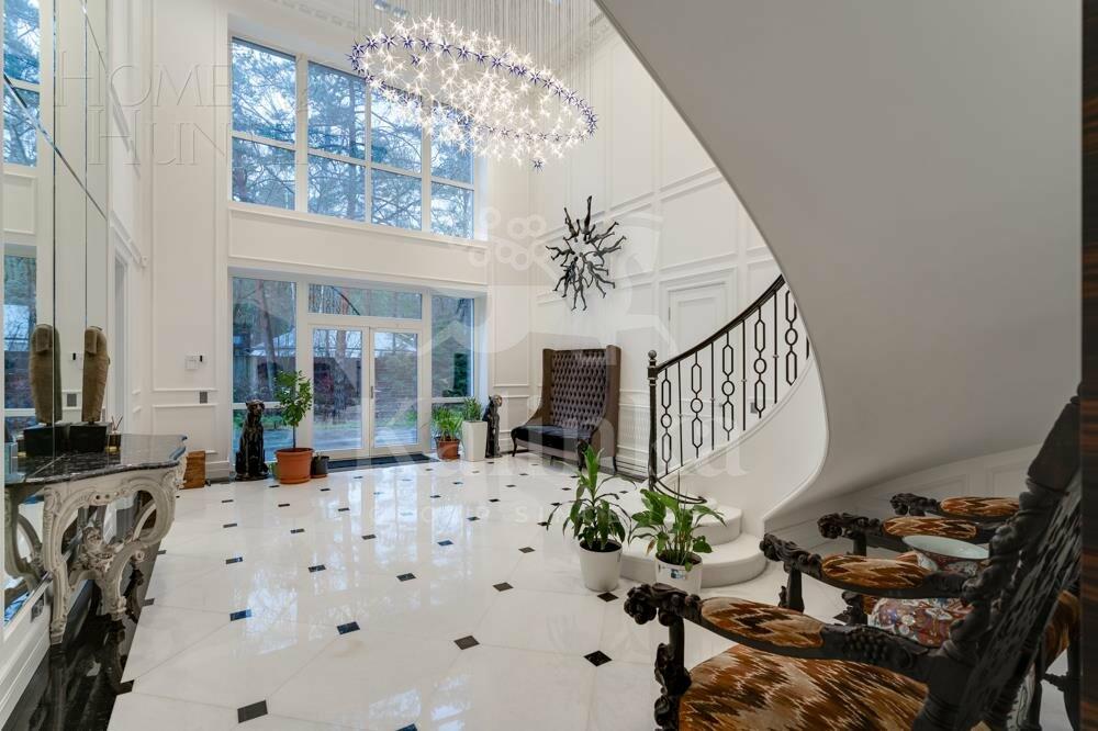 2-этажный коттедж 1 100 м² с отделкой