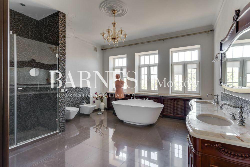 2-этажный коттедж 817 м² с отделкой