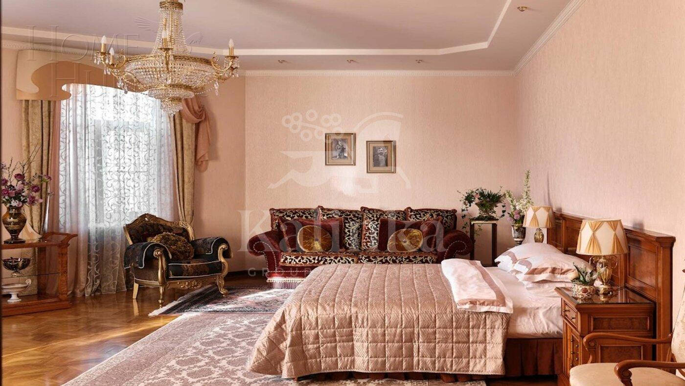 2-этажный коттедж 1 100 м² с отделкой