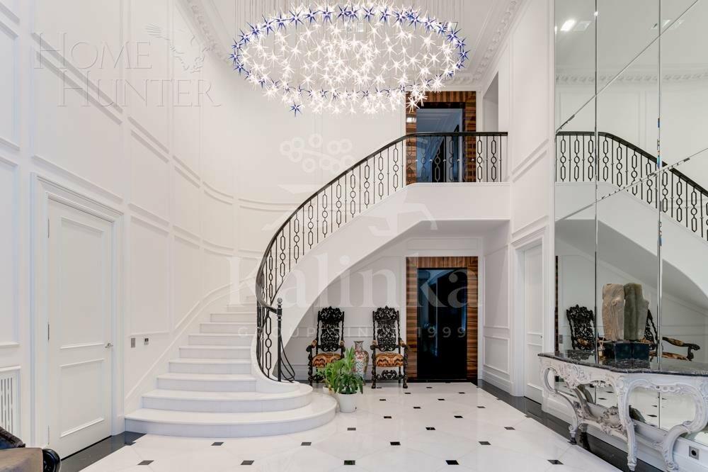 2-этажный коттедж 1 100 м² с отделкой