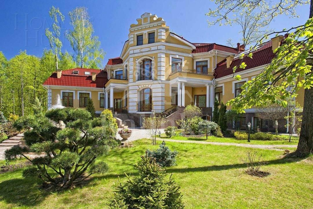 2-этажный коттедж 1 100 м² с отделкой