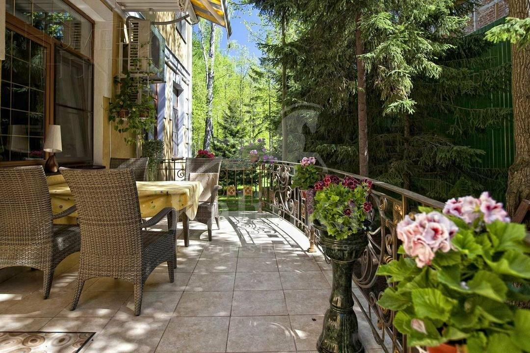 2-этажный коттедж 1 100 м² с отделкой