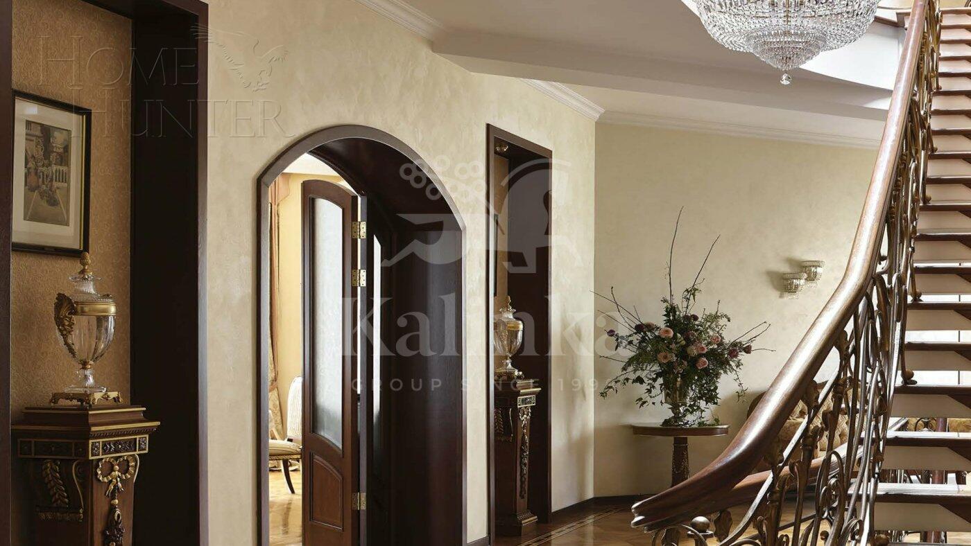 2-этажный коттедж 1 100 м² с отделкой