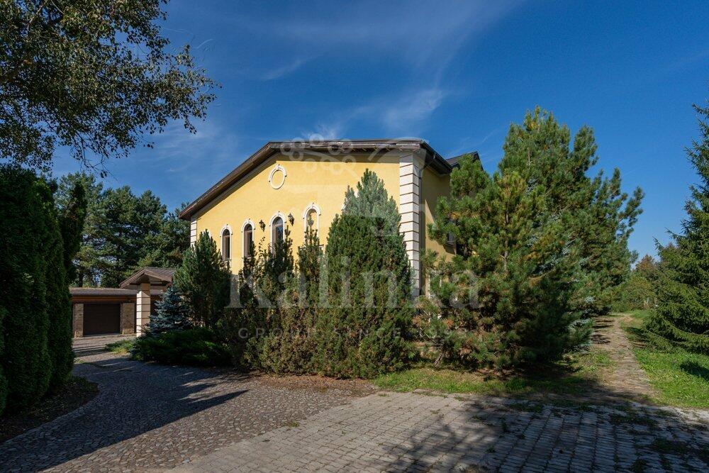 2-этажный коттедж 1 739.7 м² с отделкой