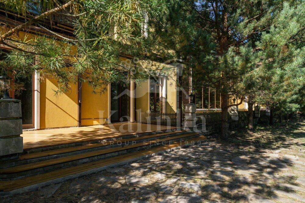 2-этажный коттедж 1 739.7 м² с отделкой