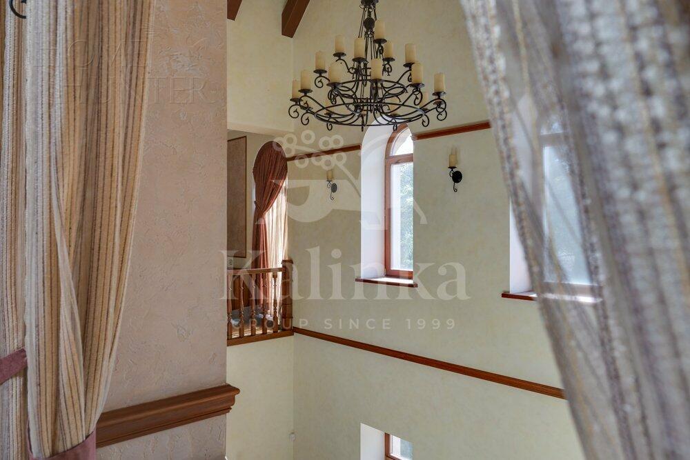 2-этажный коттедж 1 739.7 м² с отделкой