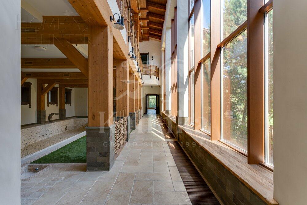 2-этажный коттедж 1 739.7 м² с отделкой