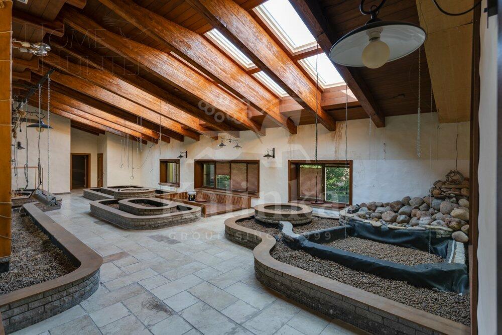 2-этажный коттедж 1 739.7 м² с отделкой