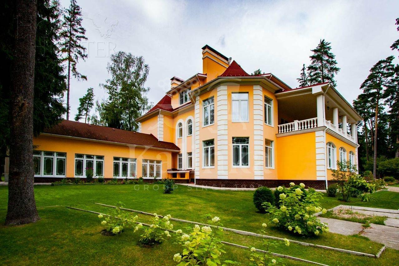 2-этажный коттедж 1 138 м² с отделкой