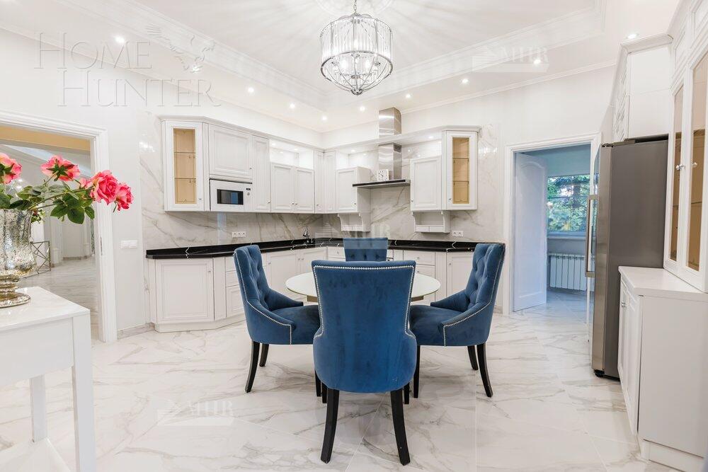 2-этажный коттедж 1 140 м² с отделкой