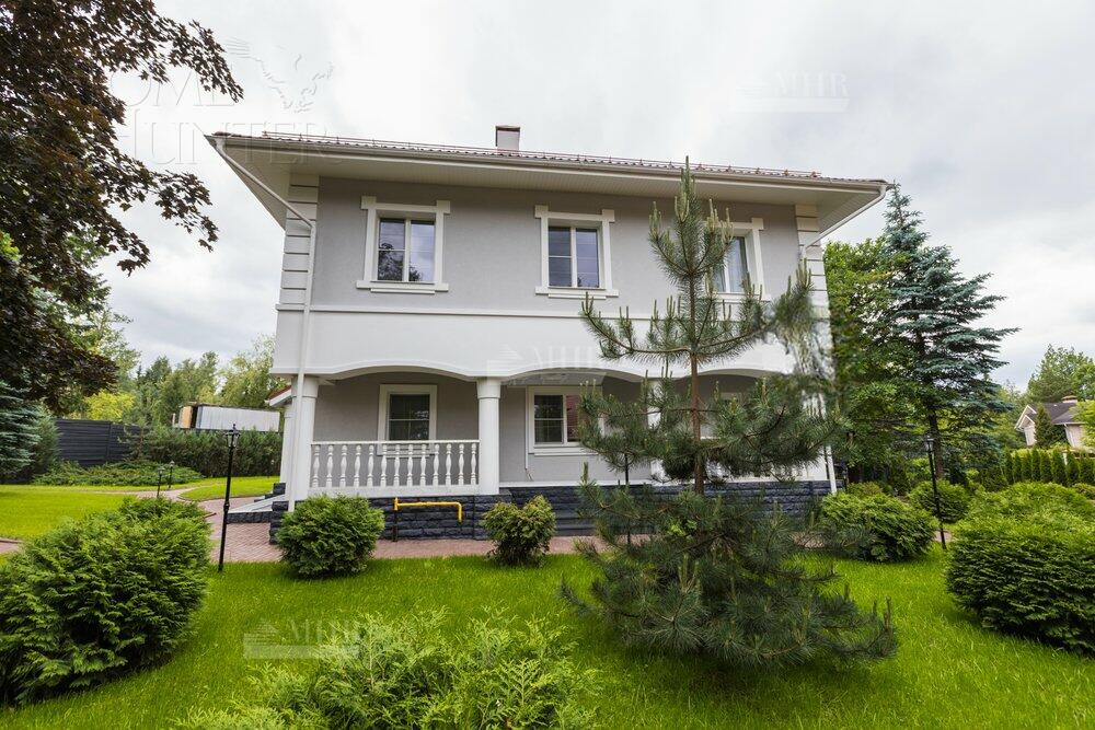 2-этажный коттедж 1 140 м² с отделкой