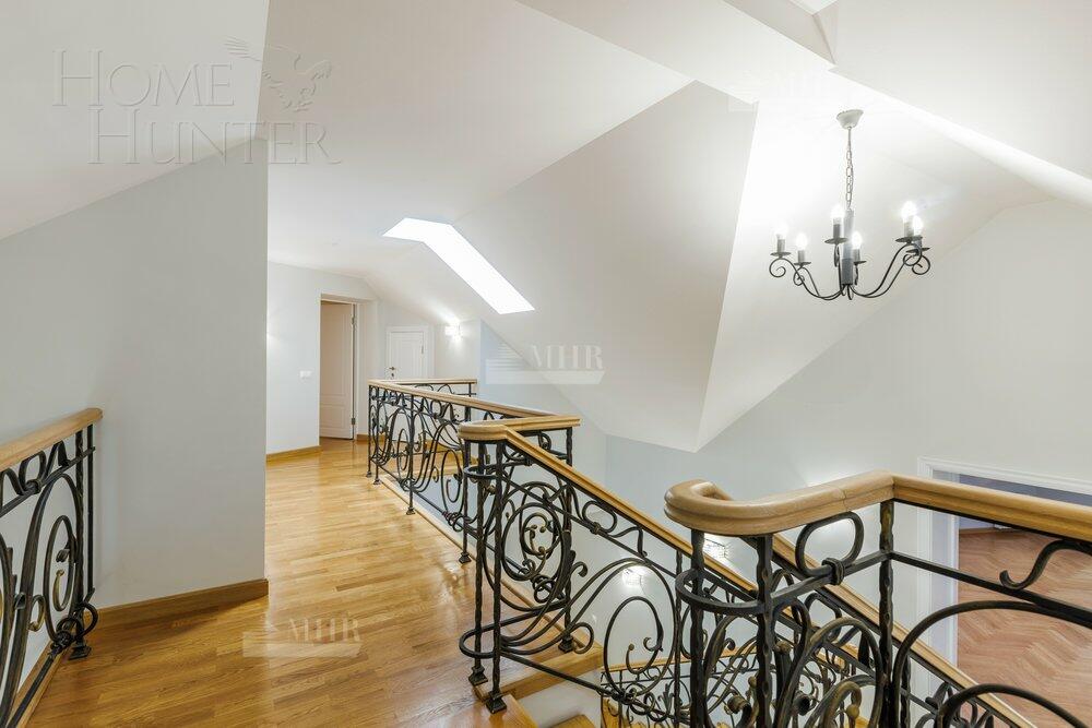 2-этажный коттедж 1 140 м² с отделкой