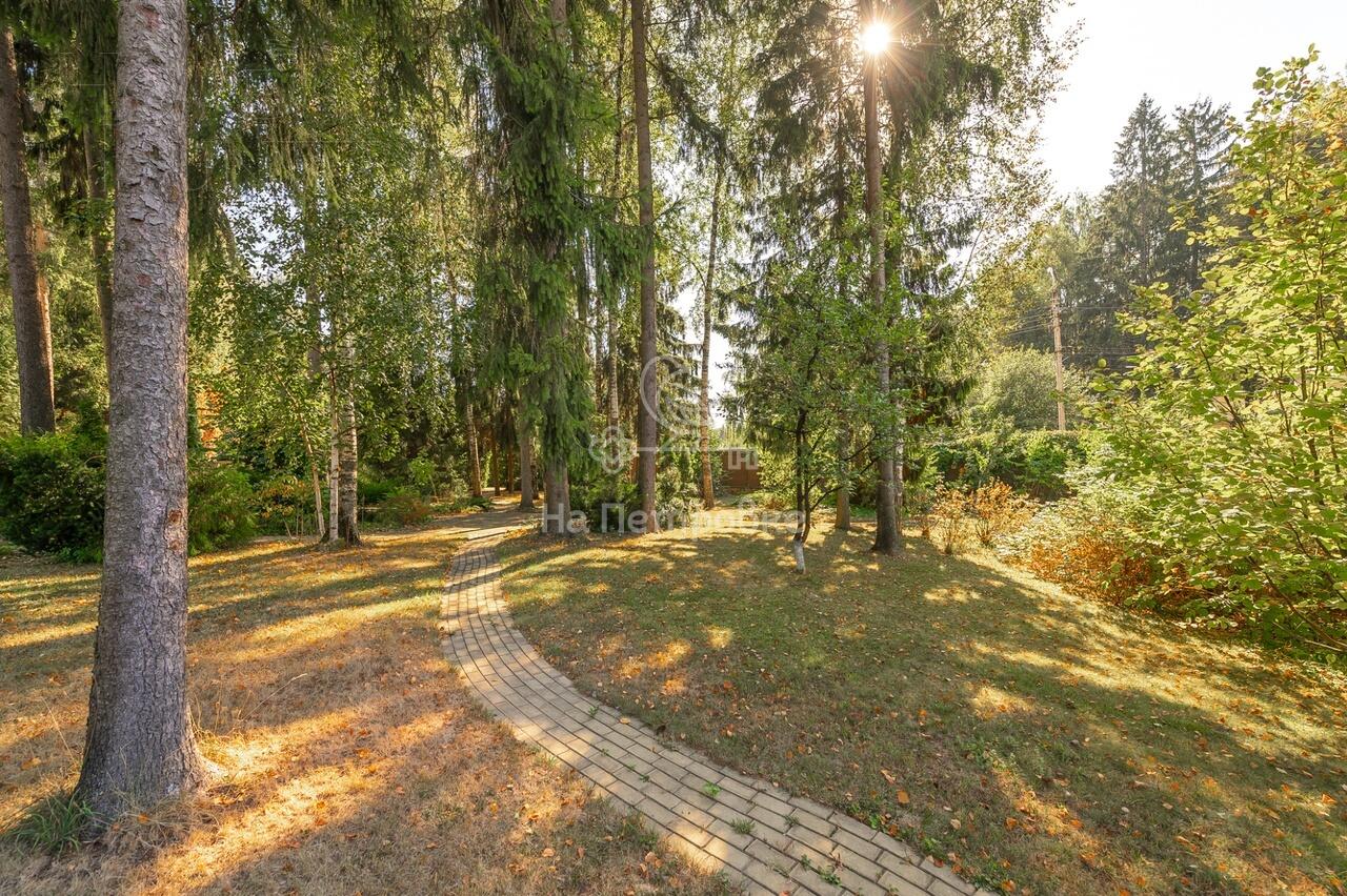 3-этажный коттедж 1 100 м² с отделкой