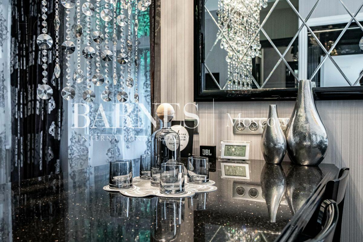 3-этажный таунхаус 293 м² с отделкой