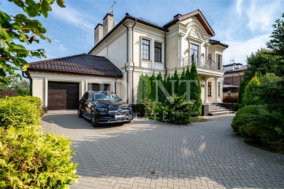 2-этажный коттедж 373 м² с отделкой