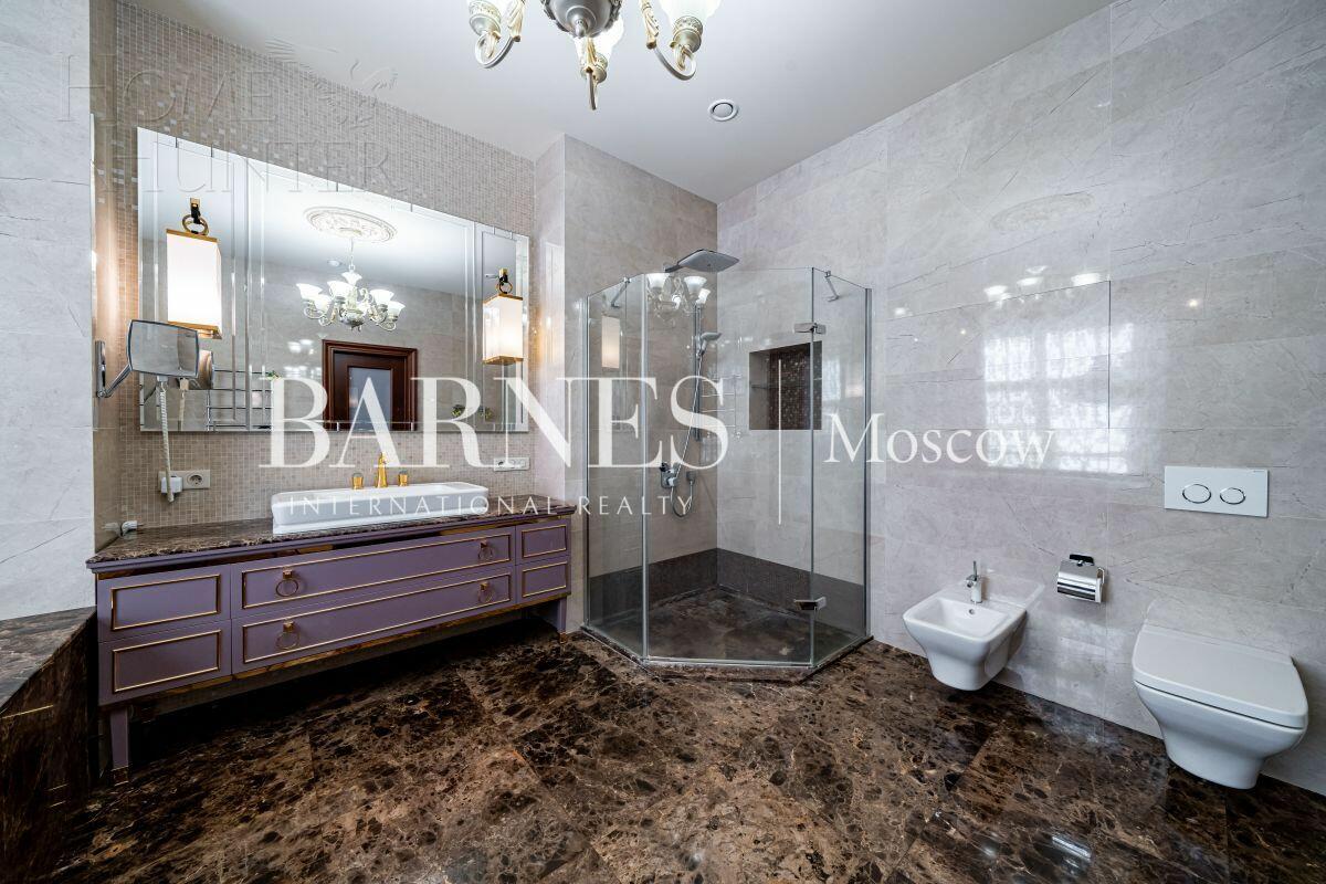 3-этажный таунхаус 293 м² с отделкой